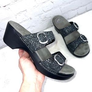 DANSKO Two Cross Buckle Sandals 39 / 8.5-9